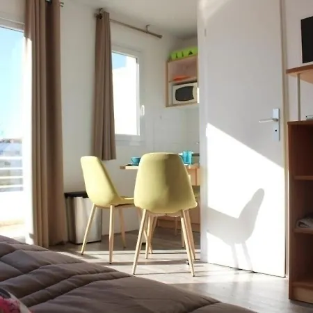 Apartment La Rochelle, 2 Pieces, 4 Personnes - Fr-1-246-124